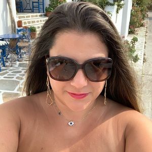 Meet your Posher, Antoinetta